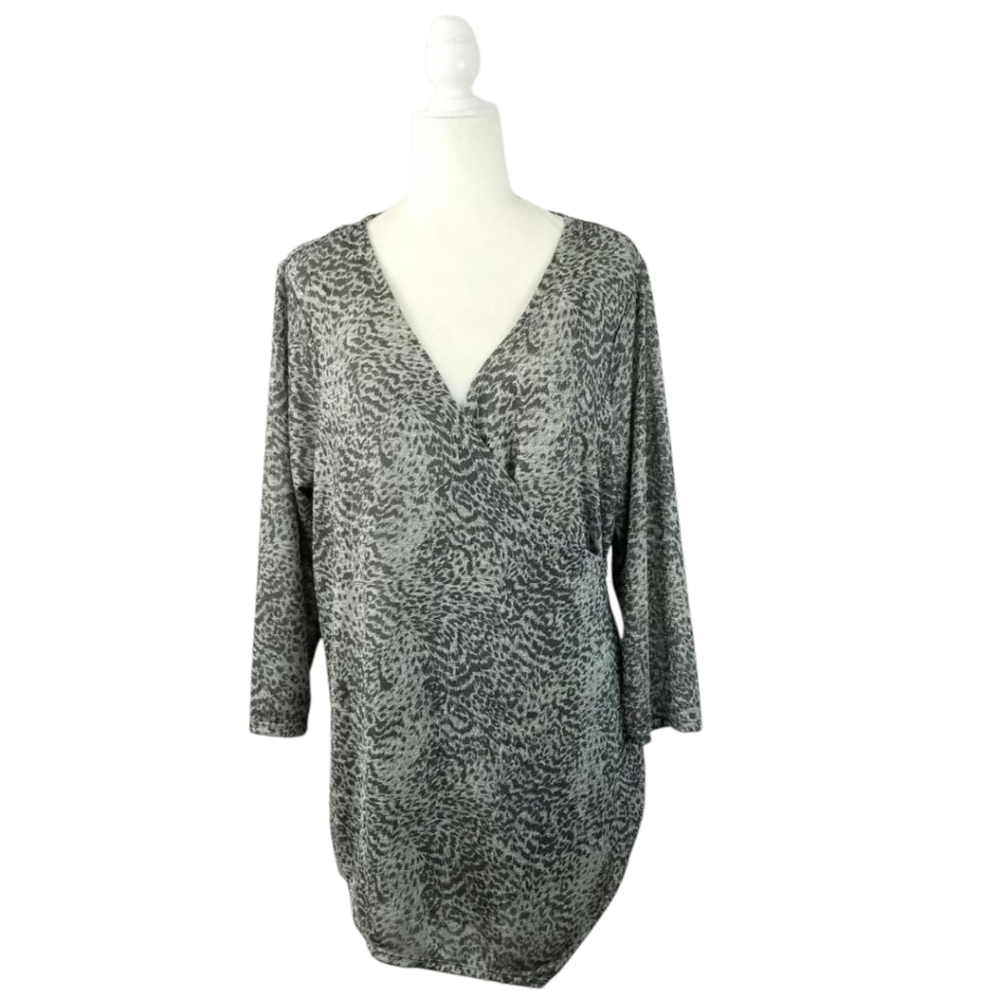 Jennifer Lopez gray animal print wrap style 3/4 sleeve top women's size 1X